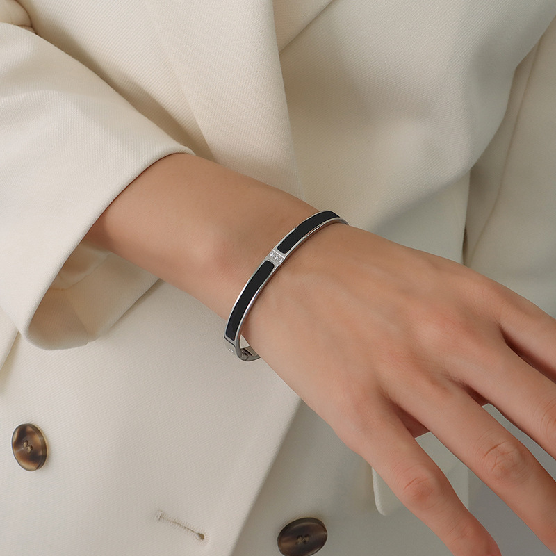 Double Black Stripes With Three Diamonds Inlaid Bangle